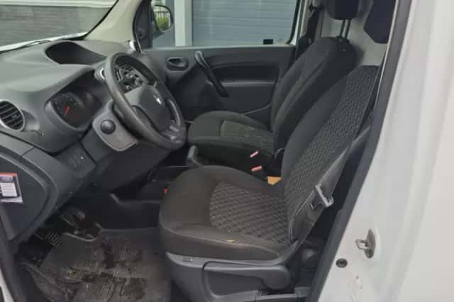 Renault Kangoo (2015) thumbnail 2