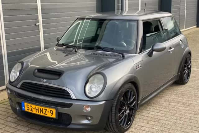 MINI Cooper S (2003) thumbnail 3