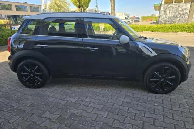 MINI Countryman (2011) thumbnail 5