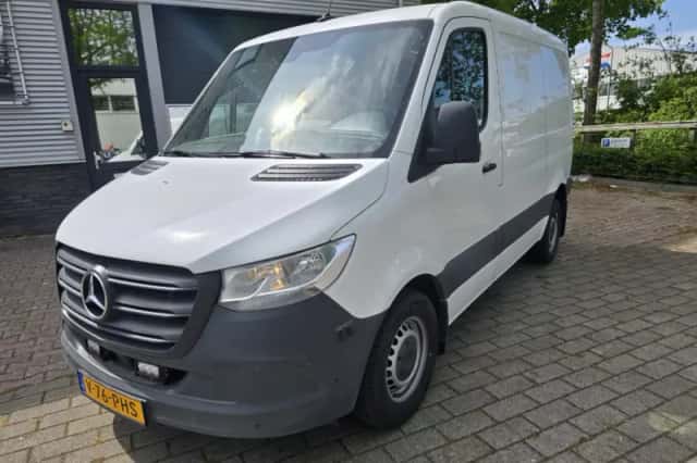 Mercedes-Benz Sprinter (2023) thumbnail 1