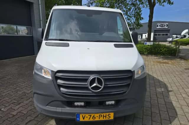Mercedes-Benz Sprinter (2023) thumbnail 3