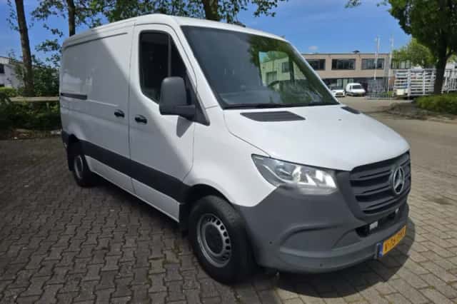 Mercedes-Benz Sprinter (2023) thumbnail 4