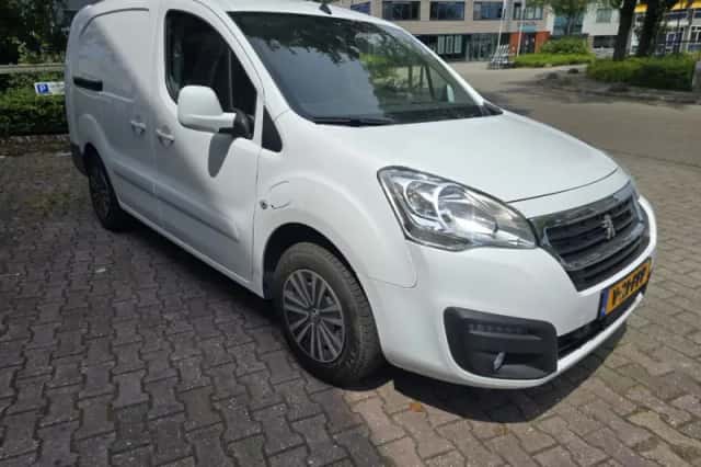 Peugeot e-Partner (2018) thumbnail 1