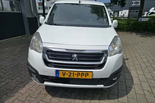 Peugeot e-Partner (2018) thumbnail 2