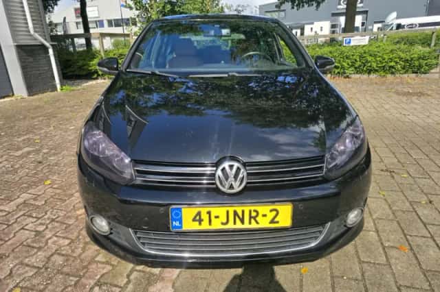 Volkswagen Golf (2009) thumbnail 4