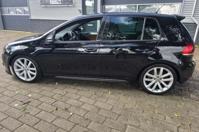 Volkswagen Golf (2009) thumbnail 5