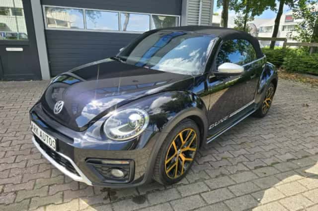 Volkswagen Beetle Cabrio (2017) thumbnail 2