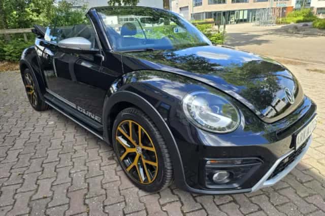 Volkswagen Beetle Cabrio (2017) thumbnail 4