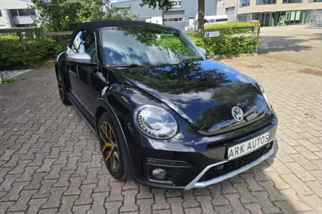 Volkswagen Beetle Cabrio (2017) thumbnail 5