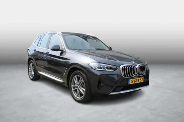 BMW X3 (2022) thumbnail 4