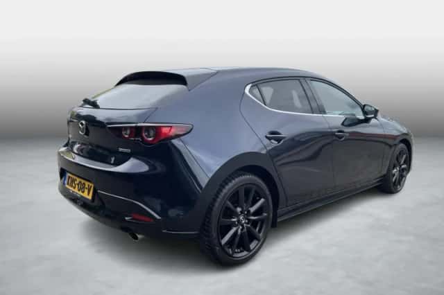 Mazda 3 (2023) thumbnail 5
