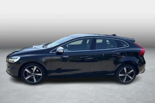 Volvo V40 (2017) thumbnail 2