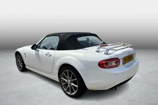 Mazda MX-5 (2010) thumbnail 2
