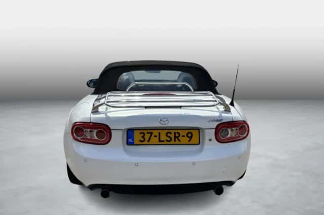 Mazda MX-5 (2010) thumbnail 3