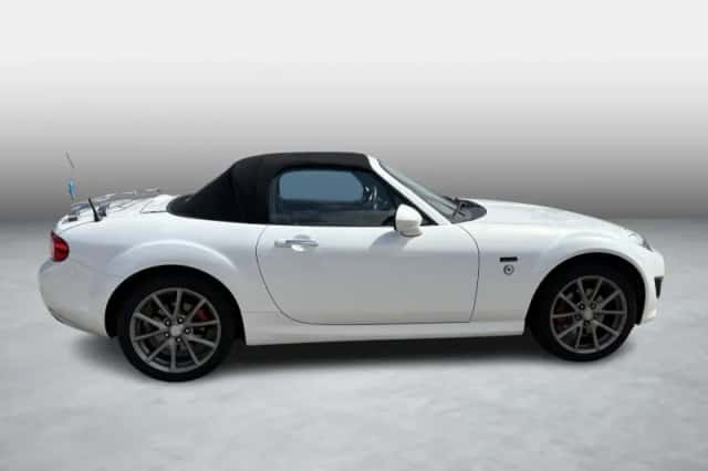 Mazda MX-5 (2010) thumbnail 5