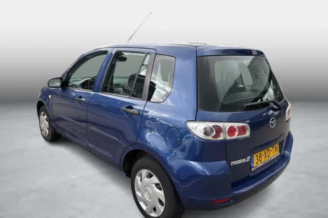 Mazda 2 (2007) thumbnail 3