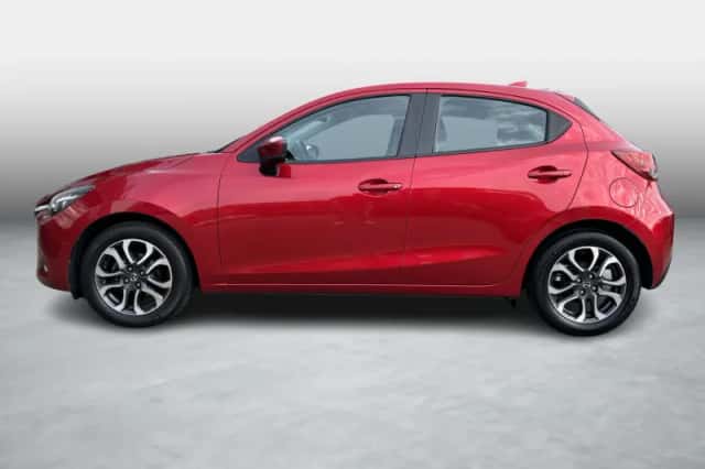 Mazda 2 (2018) thumbnail 2