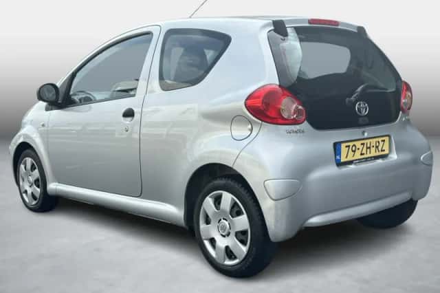 Toyota Aygo (2008) thumbnail 3