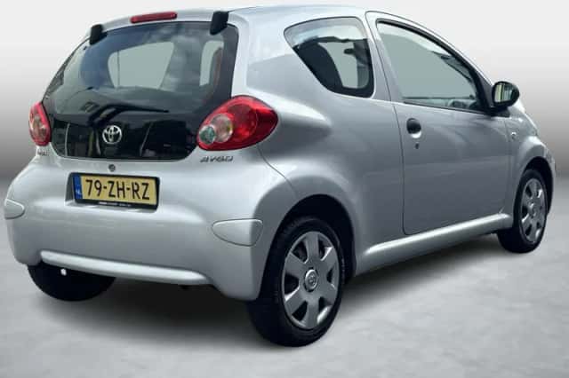 Toyota Aygo (2008) thumbnail 5