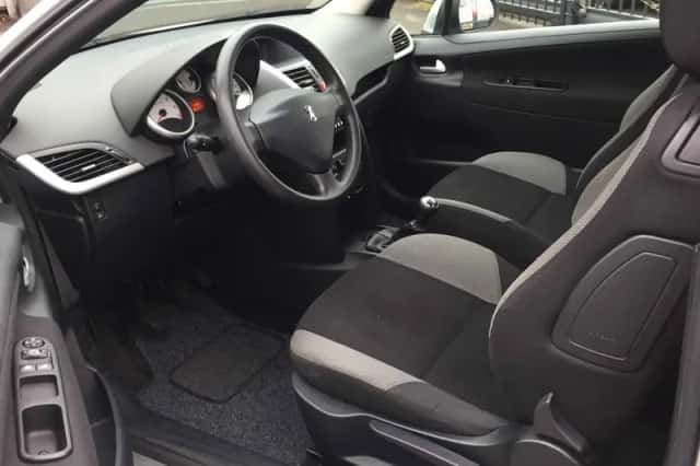 Peugeot 207 (2006) thumbnail 3