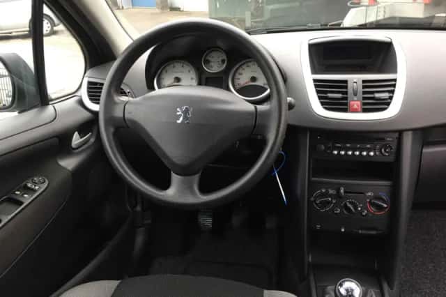 Peugeot 207 (2006) thumbnail 5