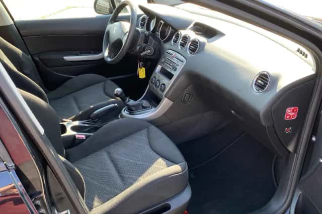Peugeot 308 (2013) thumbnail 6
