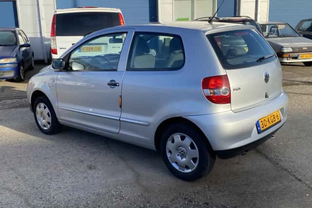 Volkswagen Fox (2009) thumbnail 2