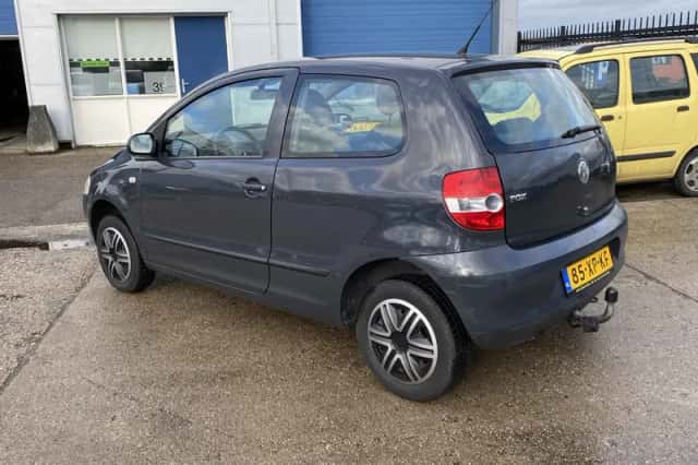 Volkswagen Fox (2007) thumbnail 2