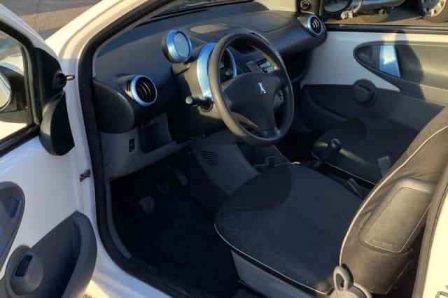 Peugeot 107 (2010) thumbnail 3