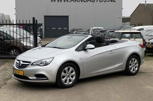 Opel Cascada (2016) thumbnail 1