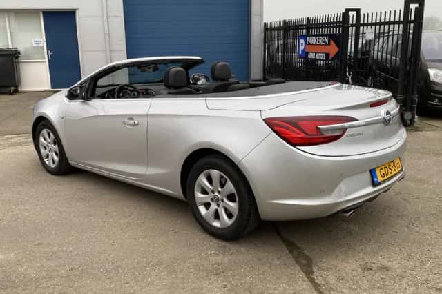 Opel Cascada (2016) thumbnail 2