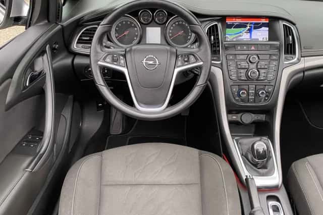 Opel Cascada (2016) thumbnail 6
