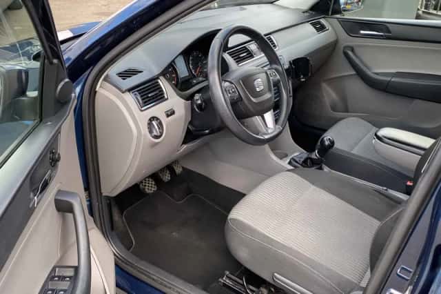 SEAT Toledo (2013) thumbnail 3