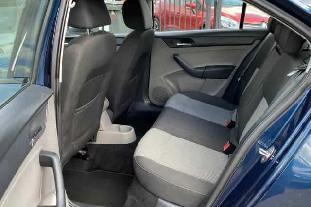 SEAT Toledo (2013) thumbnail 4