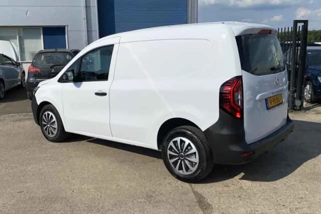 Renault Kangoo (2024) thumbnail 2