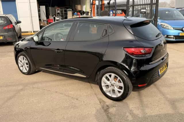 Renault Clio (2019) thumbnail 2
