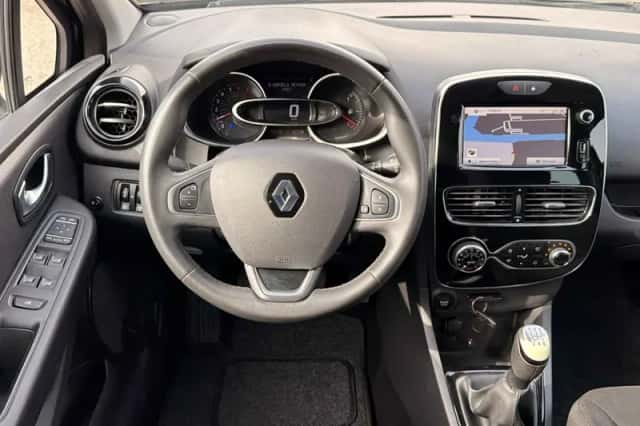 Renault Clio (2019) thumbnail 5