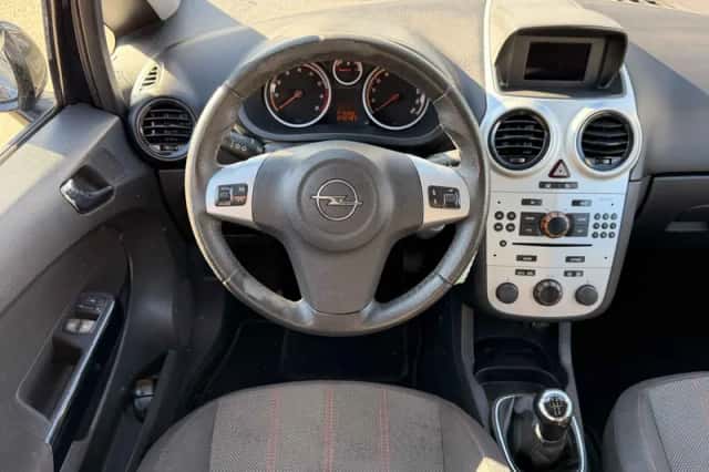 Opel Corsa (2008) thumbnail 5