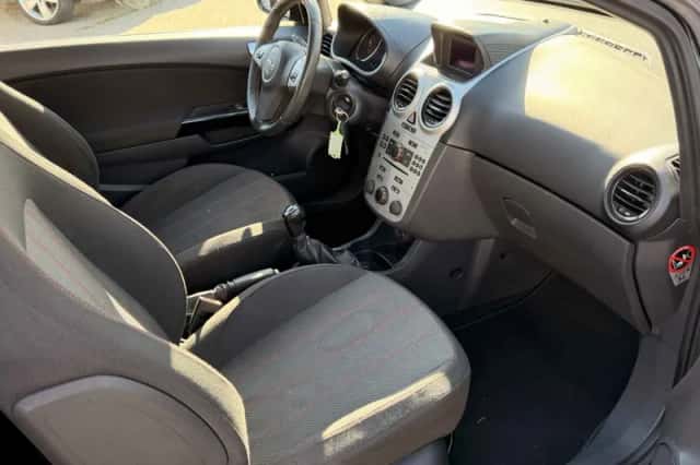 Opel Corsa (2008) thumbnail 6