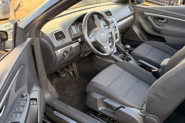 Volkswagen Eos (2011) thumbnail 3