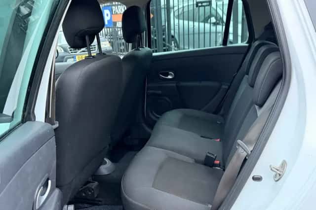 Renault Clio (2011) thumbnail 4