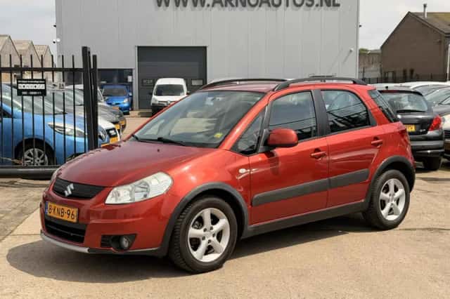 Suzuki SX4 (2008) thumbnail 1