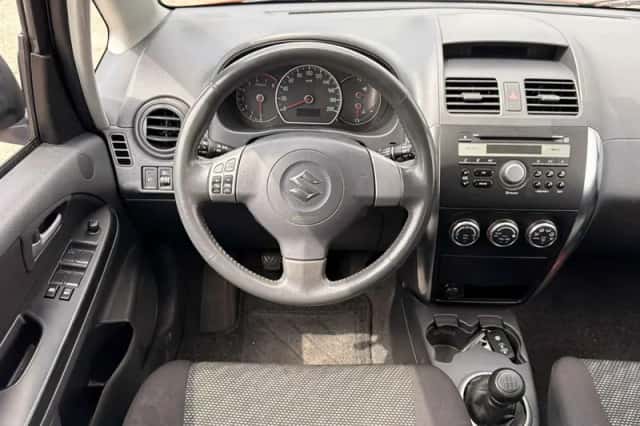 Suzuki SX4 (2008) thumbnail 5