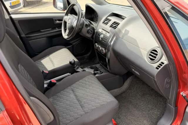Suzuki SX4 (2008) thumbnail 6