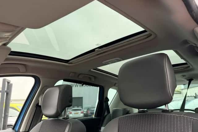 Renault Scénic (2014) thumbnail 6