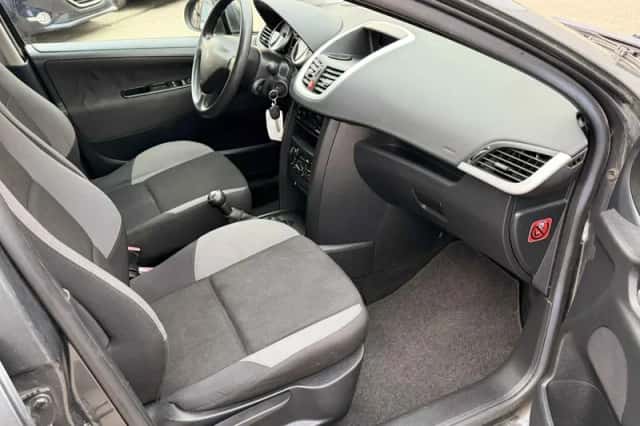 Peugeot 207 (2008) thumbnail 6
