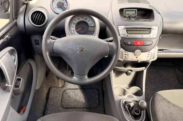 Peugeot 107 (2011) thumbnail 5