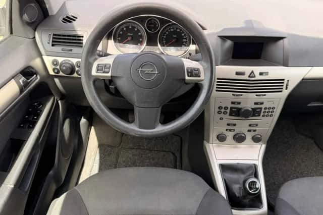 Opel Astra (2007) thumbnail 5