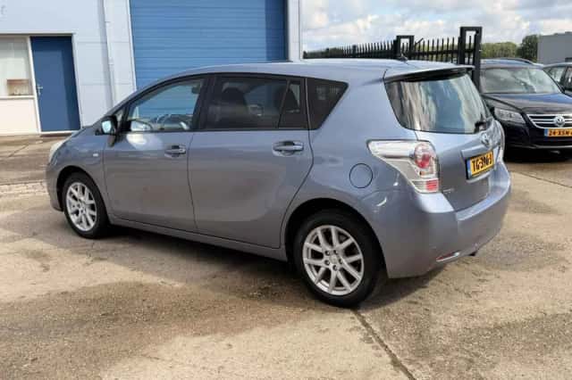 Toyota Verso (2012) thumbnail 2
