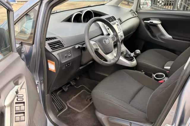 Toyota Verso (2012) thumbnail 3